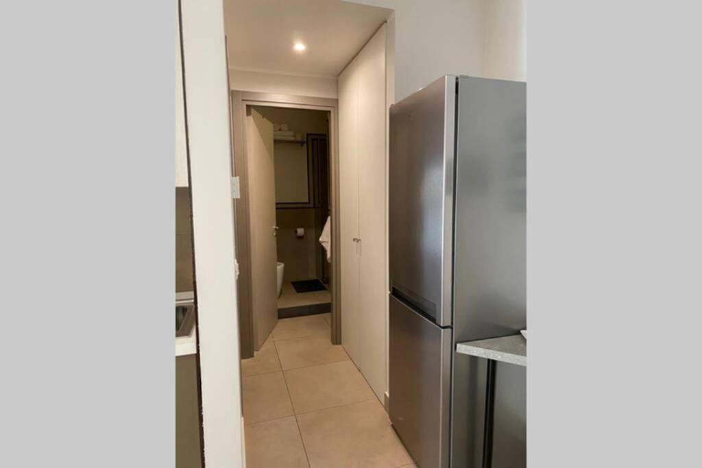 B&B Piano1 Interno5 - Accogliente E Moderno Bilocale Vicino Al Centro Salerno Eksteriør billede