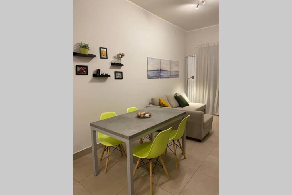 B&B Piano1 Interno5 - Accogliente E Moderno Bilocale Vicino Al Centro Salerno Eksteriør billede