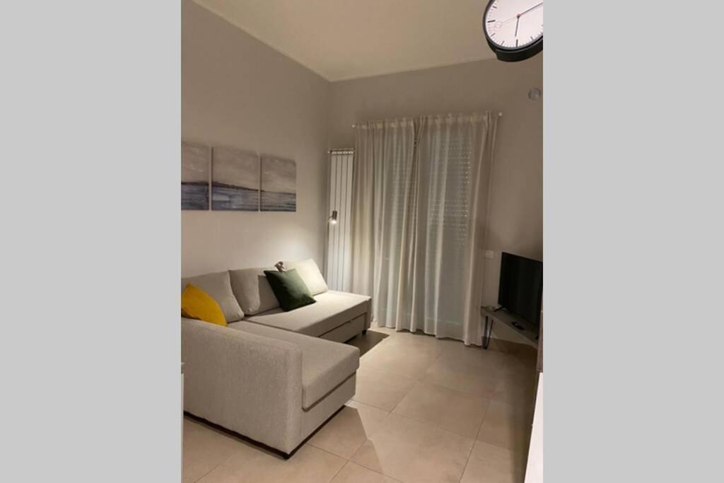 B&B Piano1 Interno5 - Accogliente E Moderno Bilocale Vicino Al Centro Salerno Eksteriør billede